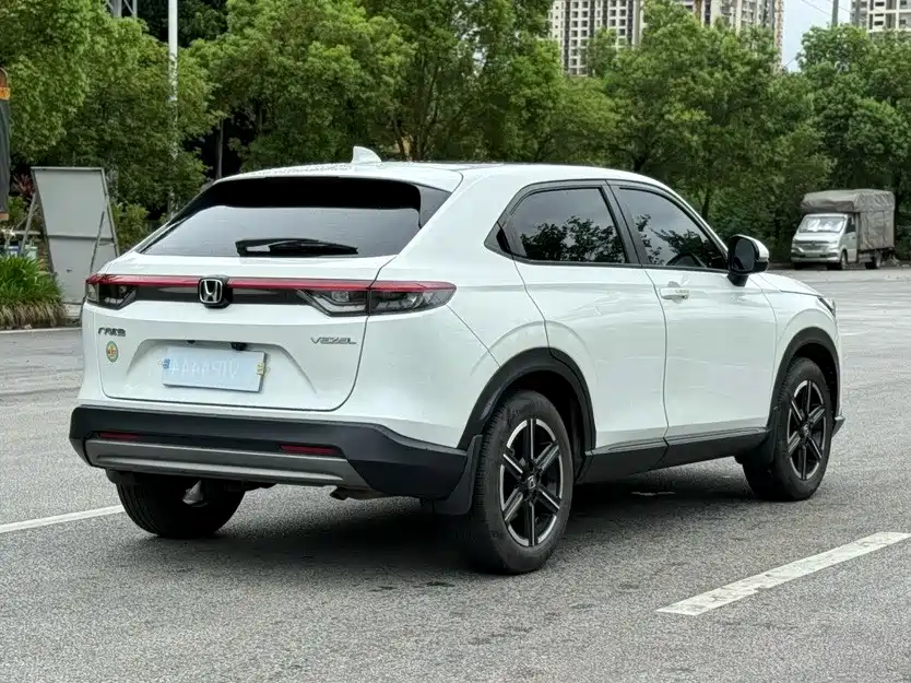 Фото 3 - Honda Vezel