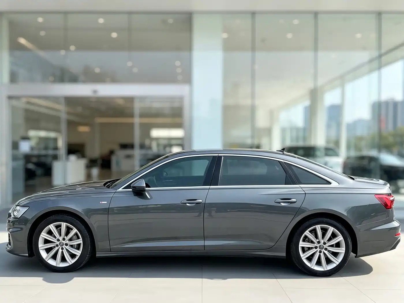 Photo 3 - Audi A6L