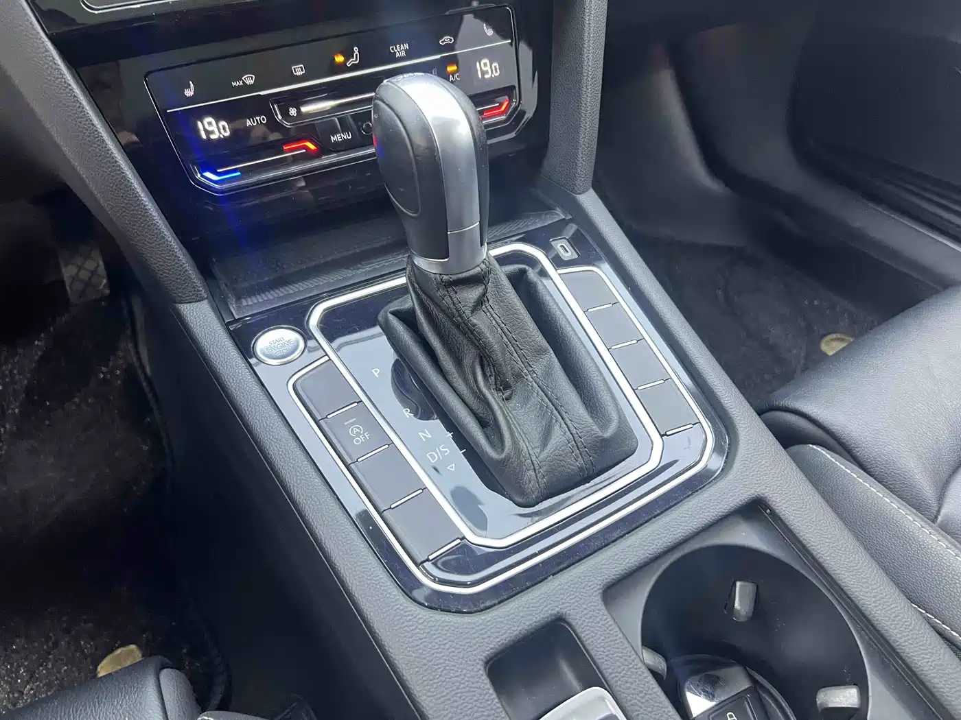 Volkswagen Magotan 2020 330TSI DSG Leading фото 5