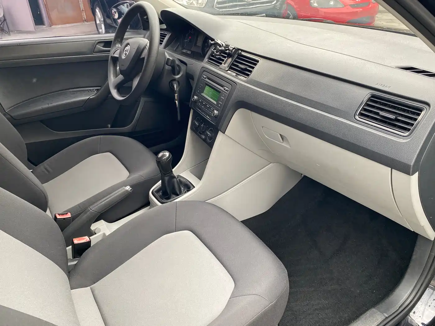 Škoda Rapid 2013 1.6L Manual Joy Selection фото 6