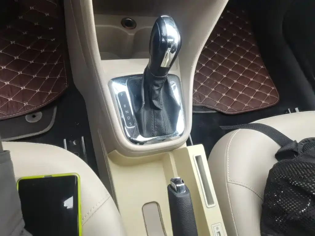 Volkswagen Santana 2015 1.6L Automatic Comfort Edition фото 21