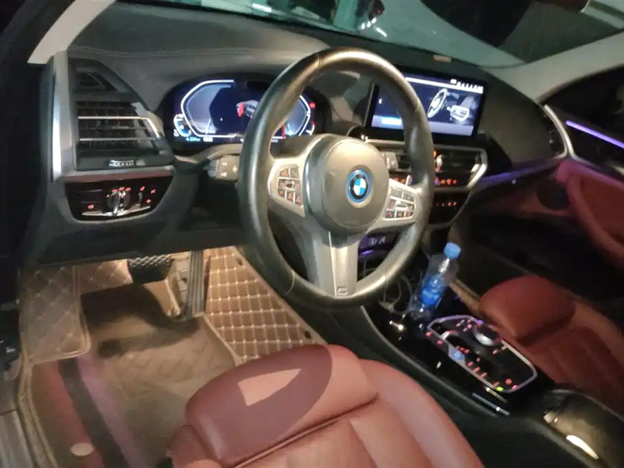 BMW IX3
