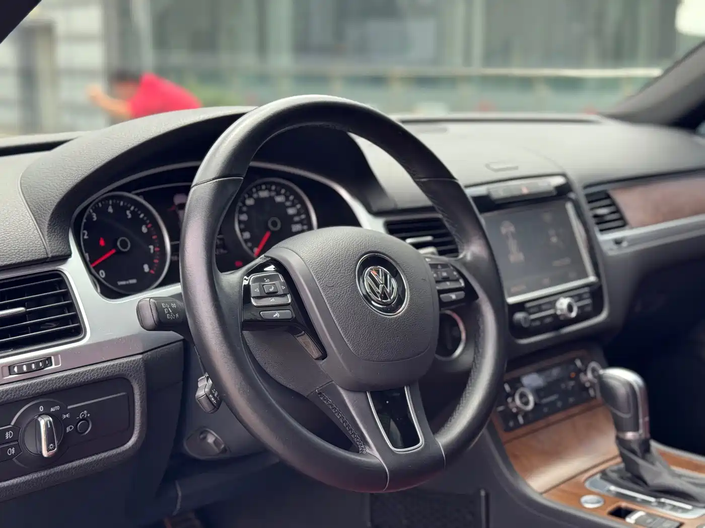 Фото 11 - Volkswagen Touareg