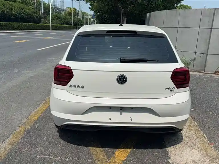 Volkswagen Polo 2019 Plus 1.5L Automatic Colorful Tech Edition фото 6