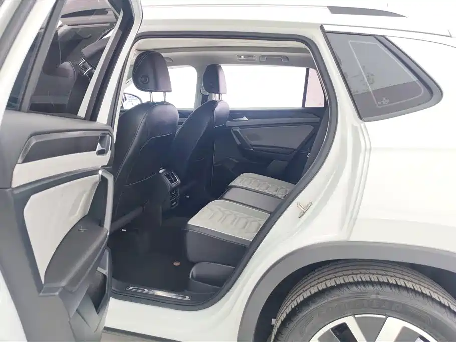 Volkswagen Tayron 2024 330TSI 2WD Luxury Plus Advanced фото 11