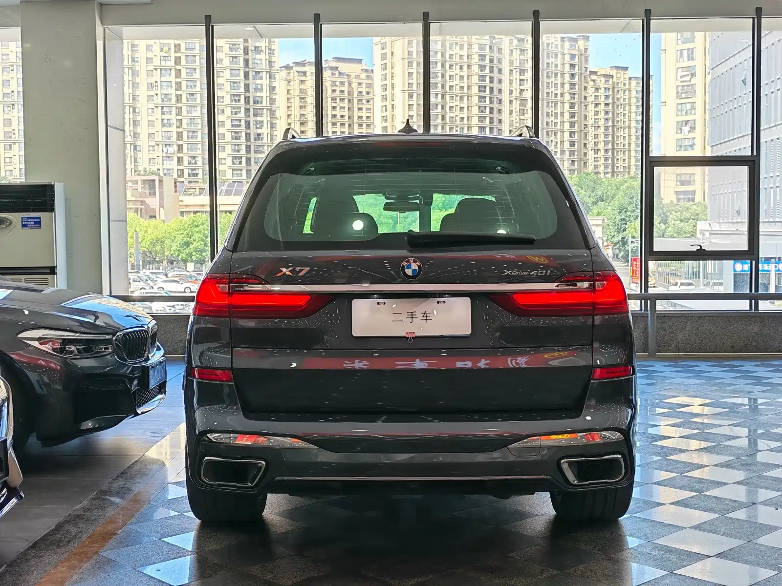 Фото 16 - BMW X7