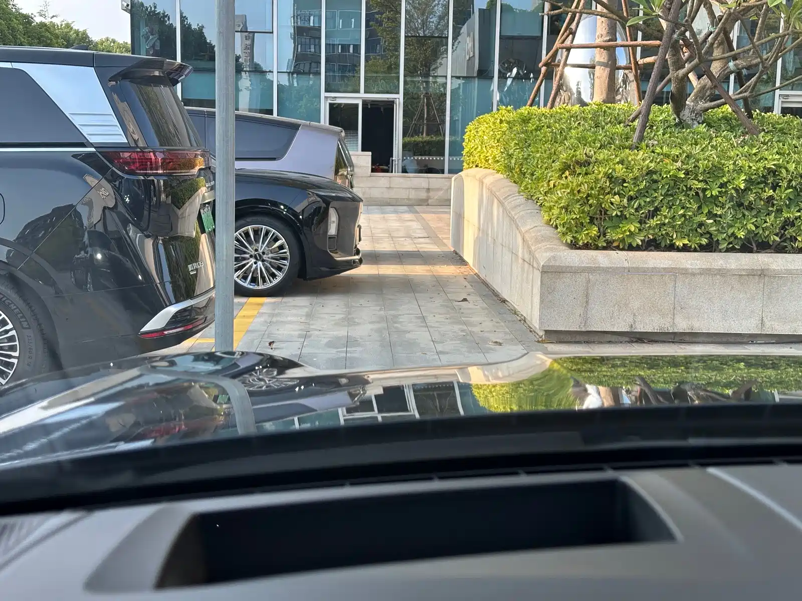 Photo 8 - Porsche Cayenne