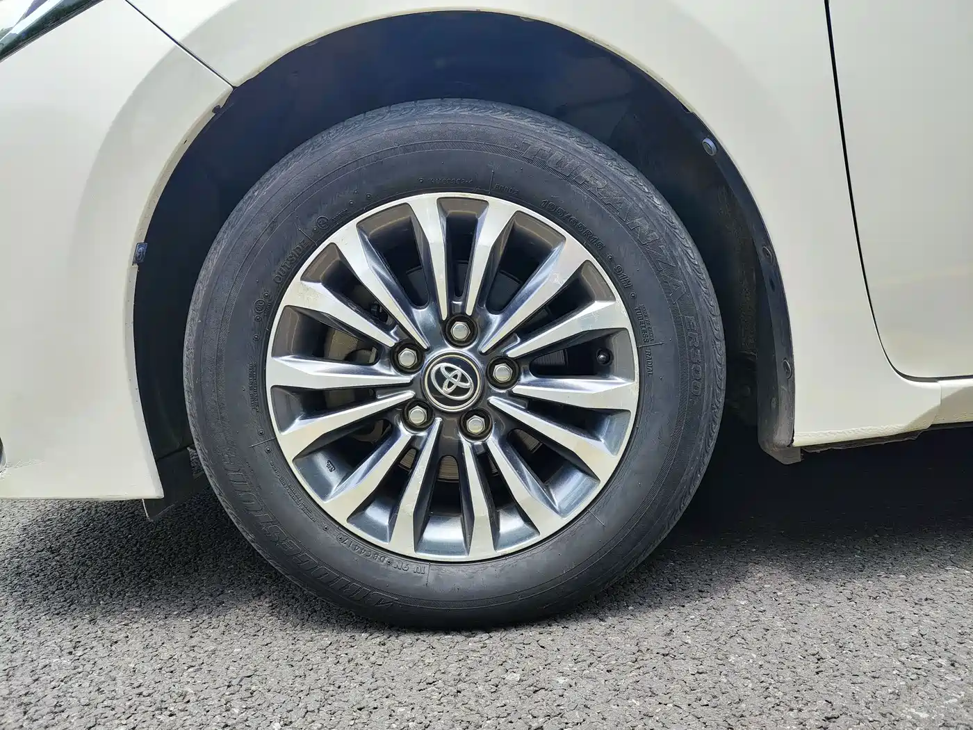 Toyota Corolla 2017 Facelift 1.2T S-CVT GL фото 17