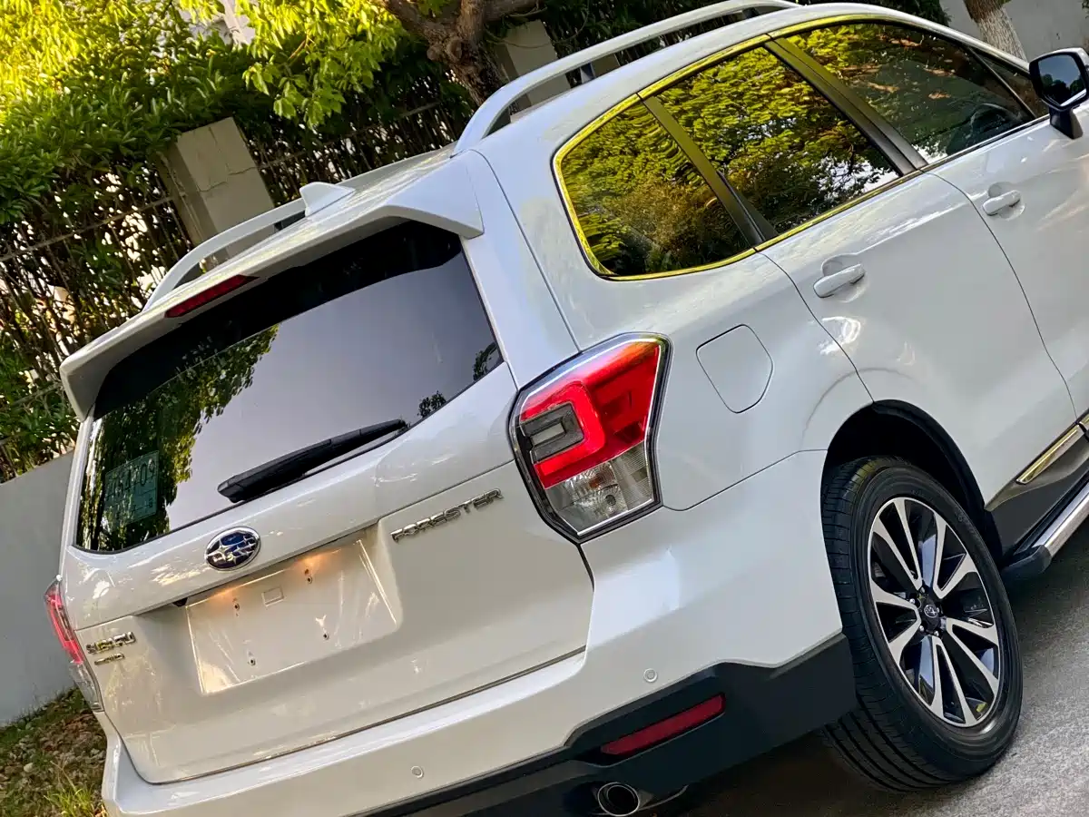 Subaru Forester 2016 2.5i Prestige Navigation Edition фото 9