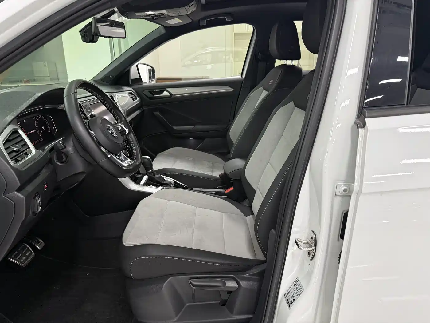 Volkswagen T-ROC 2020 280TSI DSG 2WD R-Line Pro фото 10