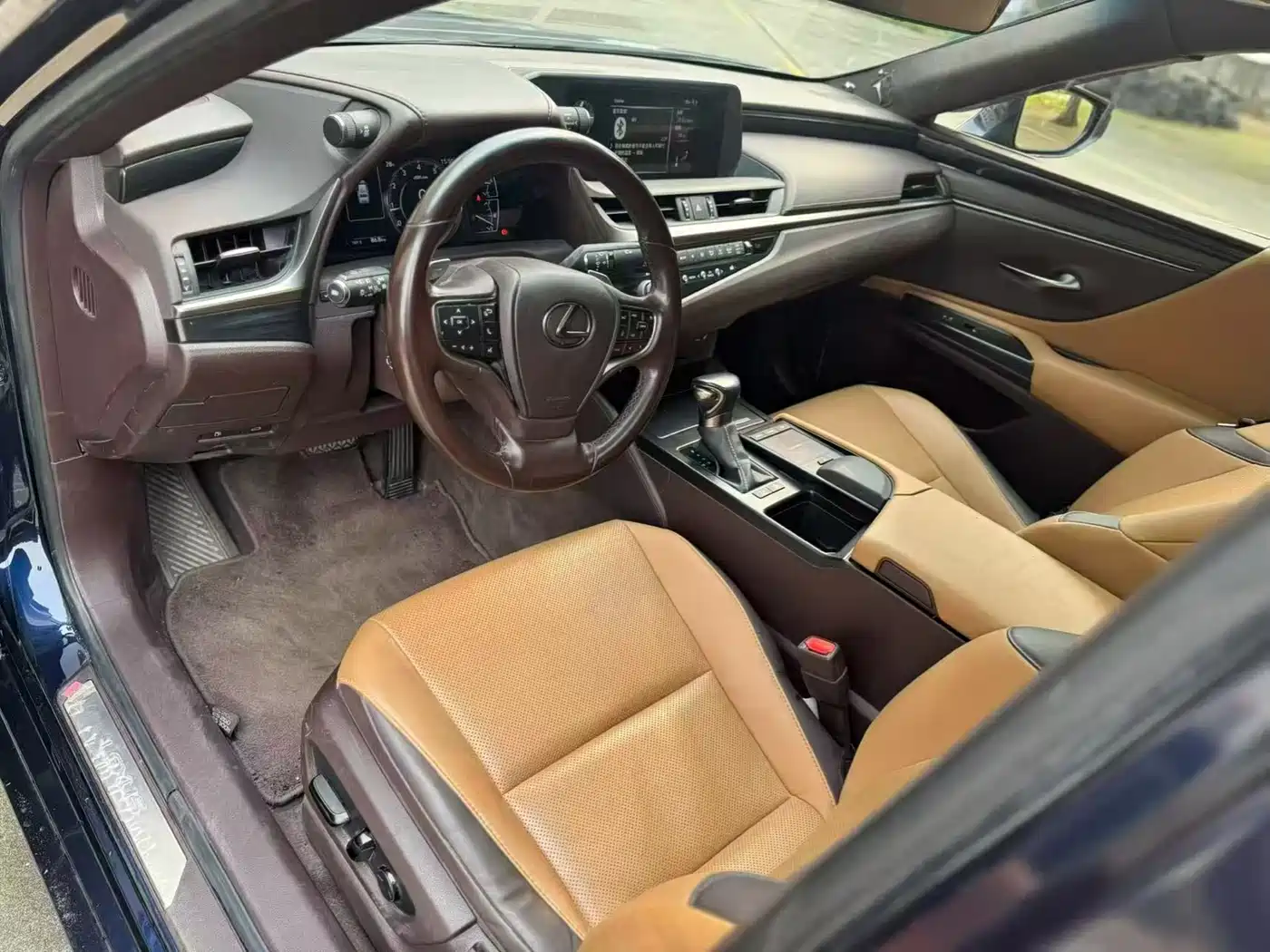 Lexus ES 2021 200 Excellence Edition фото 6