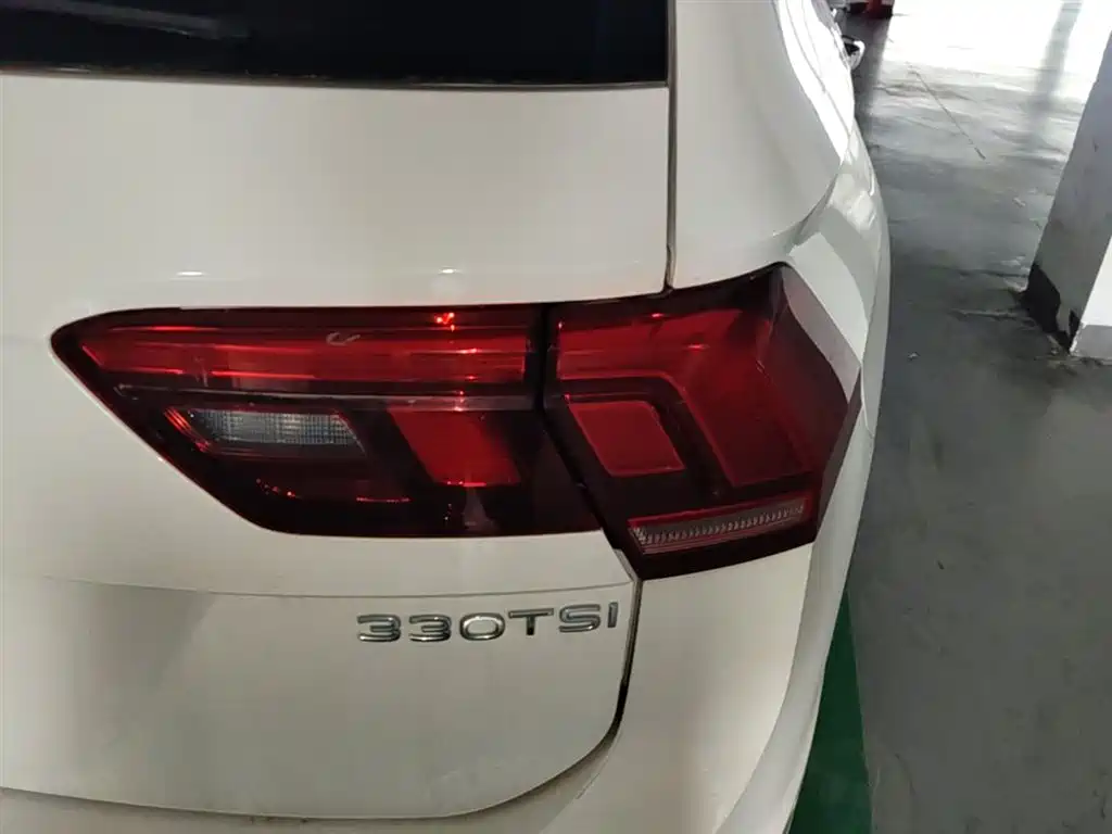 Volkswagen Tiguan L 2021 330TSI Automatic 2WD R-Line Premium фото 8