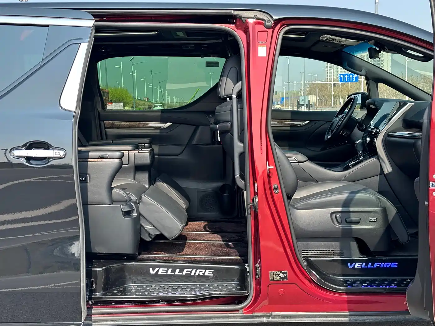 Toyota Vellfire 2021 Crown Hybrid 2.5L HV Supreme Edition фото 24