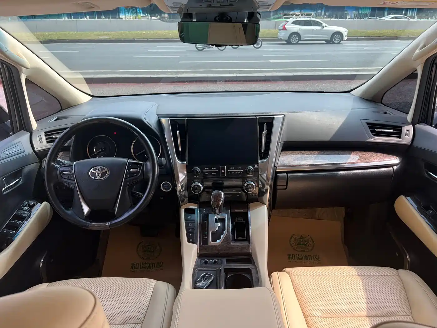 Toyota Vellfire 2020 Twin Engine 2.5L HV Premium Edition фото 9