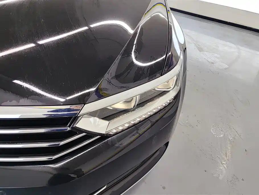 Volkswagen Magotan 2018 Facelift 330TSI DSG Luxury фото 5
