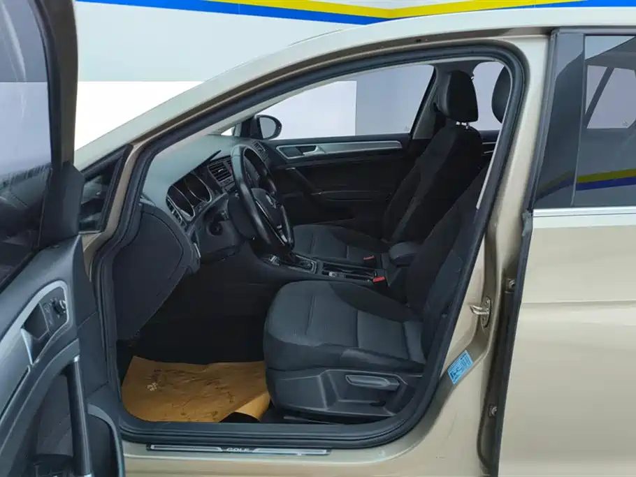 Volkswagen Golf 2020 Beloved Edition 280TSI DSG Comfort фото 9