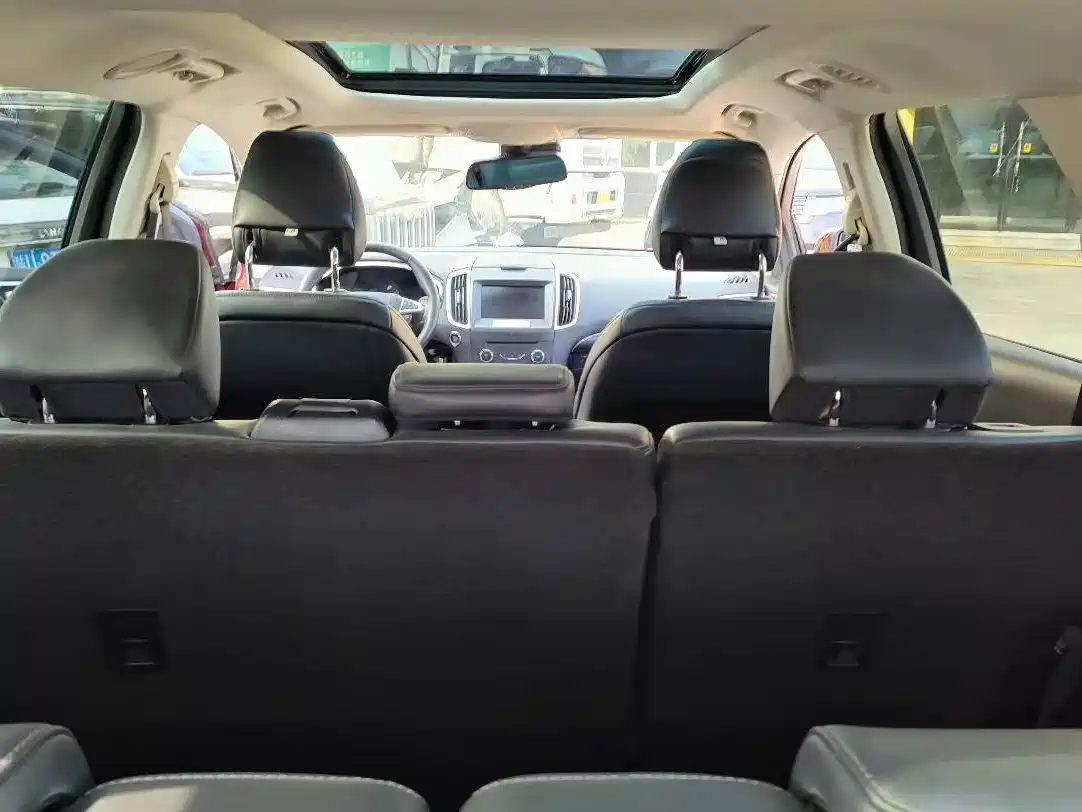 Фото 8 - Ford Edge