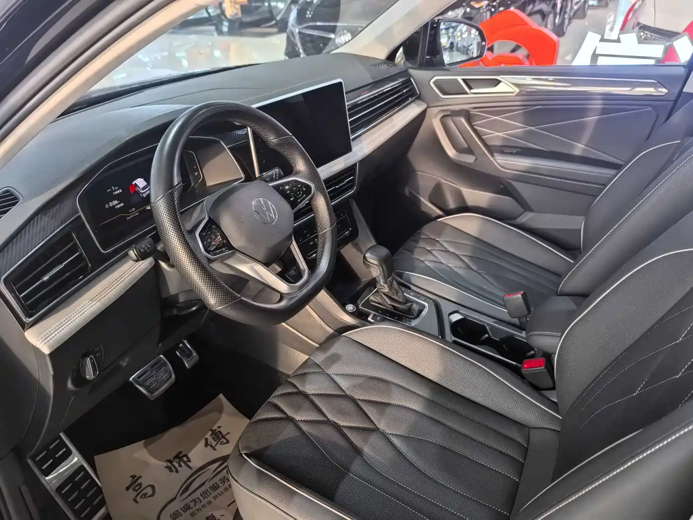 Volkswagen Tiguan L 2022 330TSI Auto 2WD R-Line Premium Edition фото 10