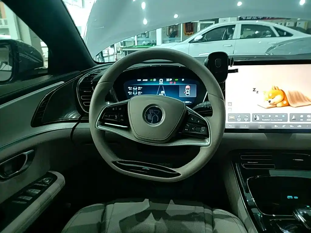 BYD Han 2025 DM-i Smart Drive Edition 125KM Elite фото 11