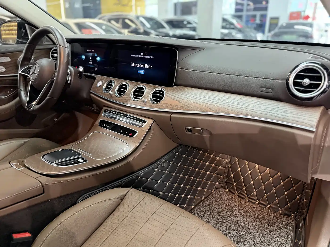 Mercedes-Benz E-Class 2022 E 300 L Fashion фото 11