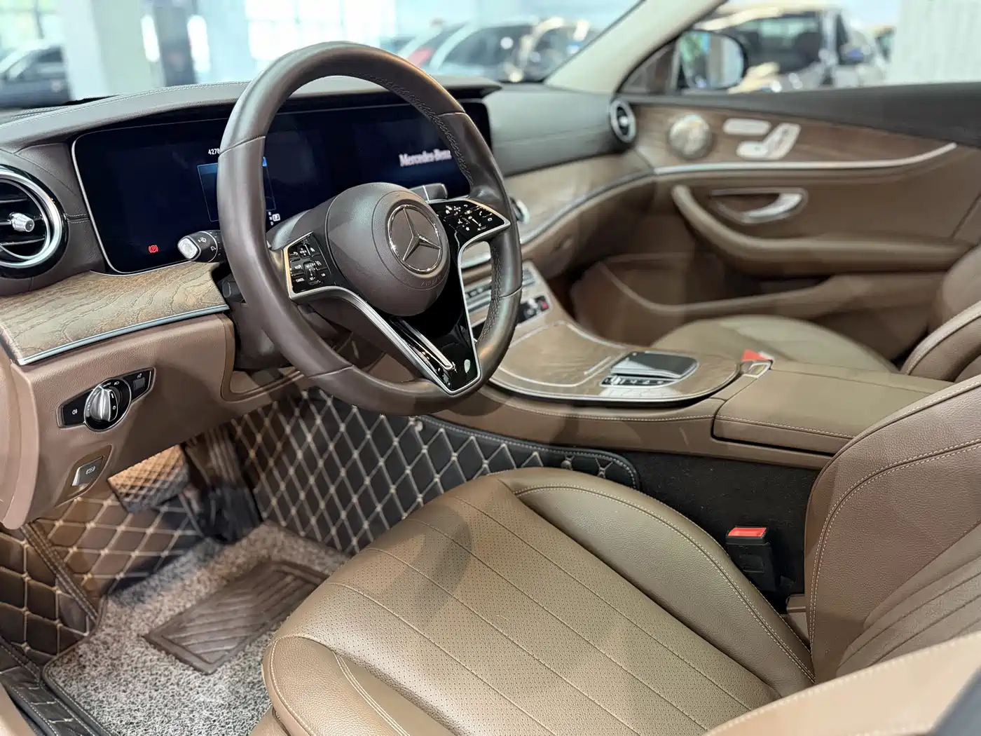 Mercedes-Benz E-Class 2022 E 300 L Fashion фото 5