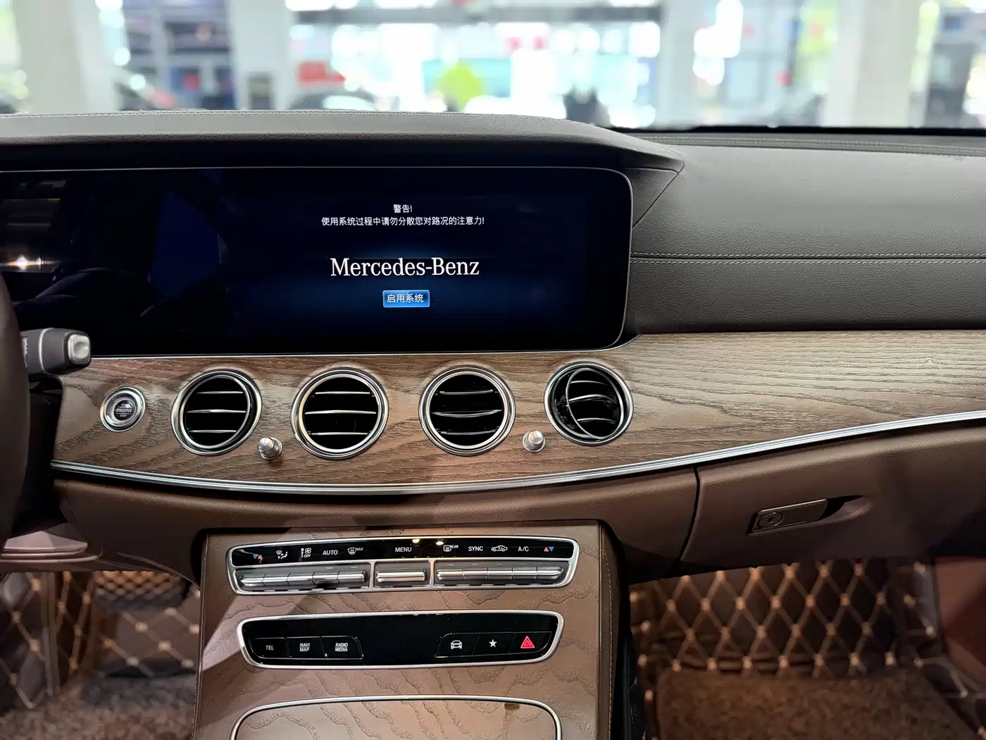 Mercedes-Benz E-Class 2022 E 300 L Fashion фото 9