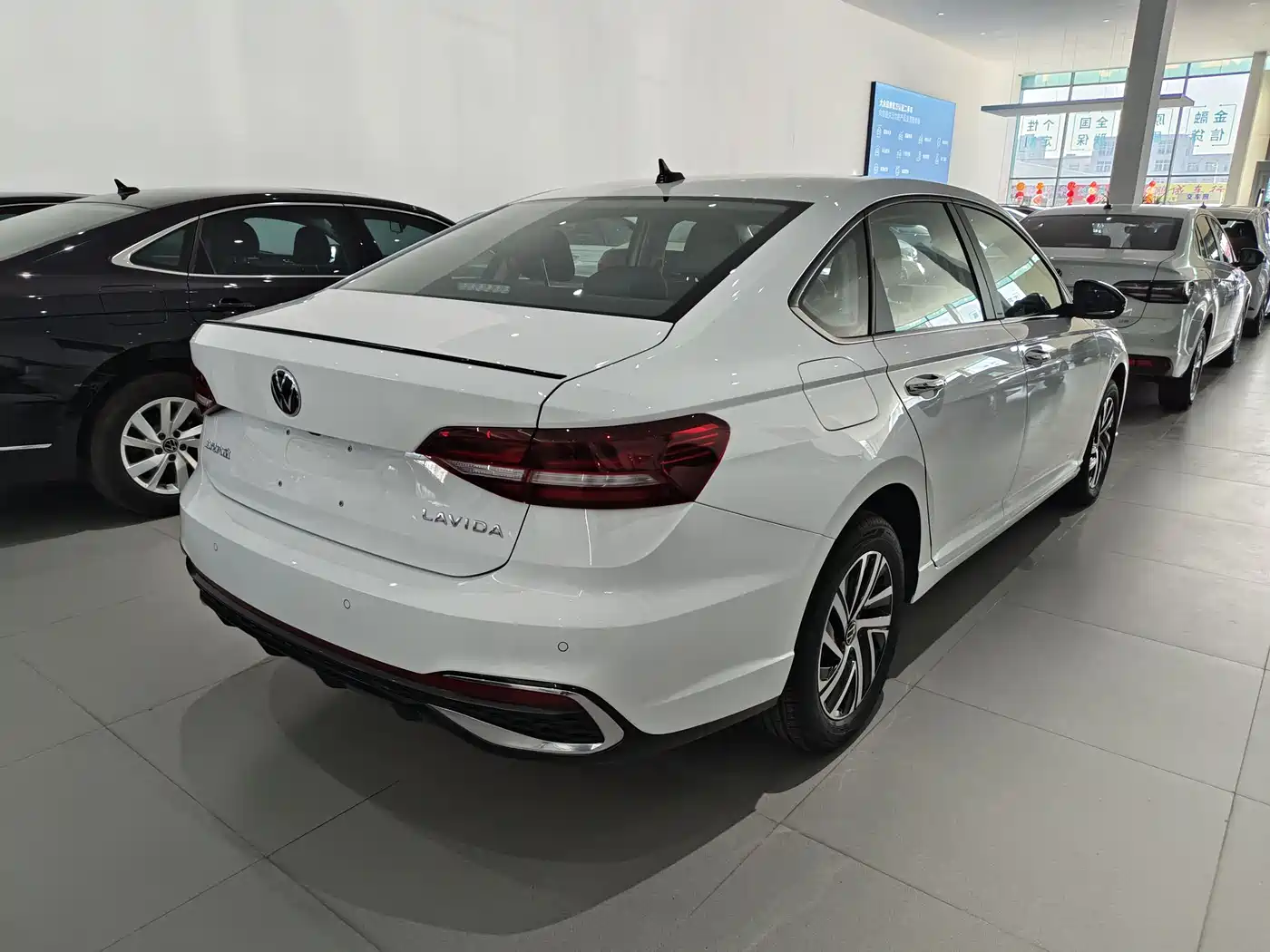Volkswagen Lavida 2024 Model 300TSI DSG Starlight Leading Edition фото 10