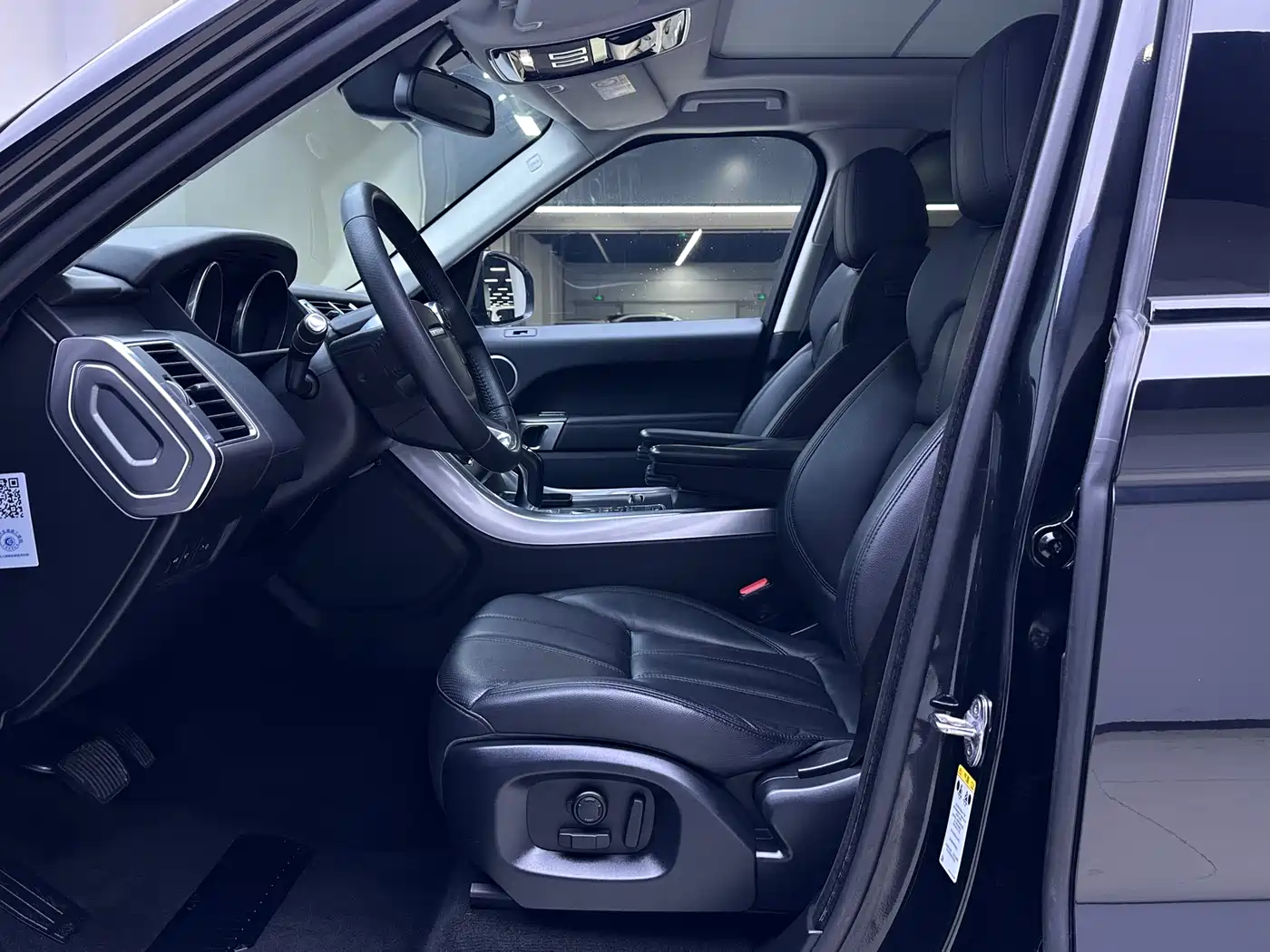 Land Rover Range Rover Sport 2016 Model 3.0 SC V6 SE фото 10