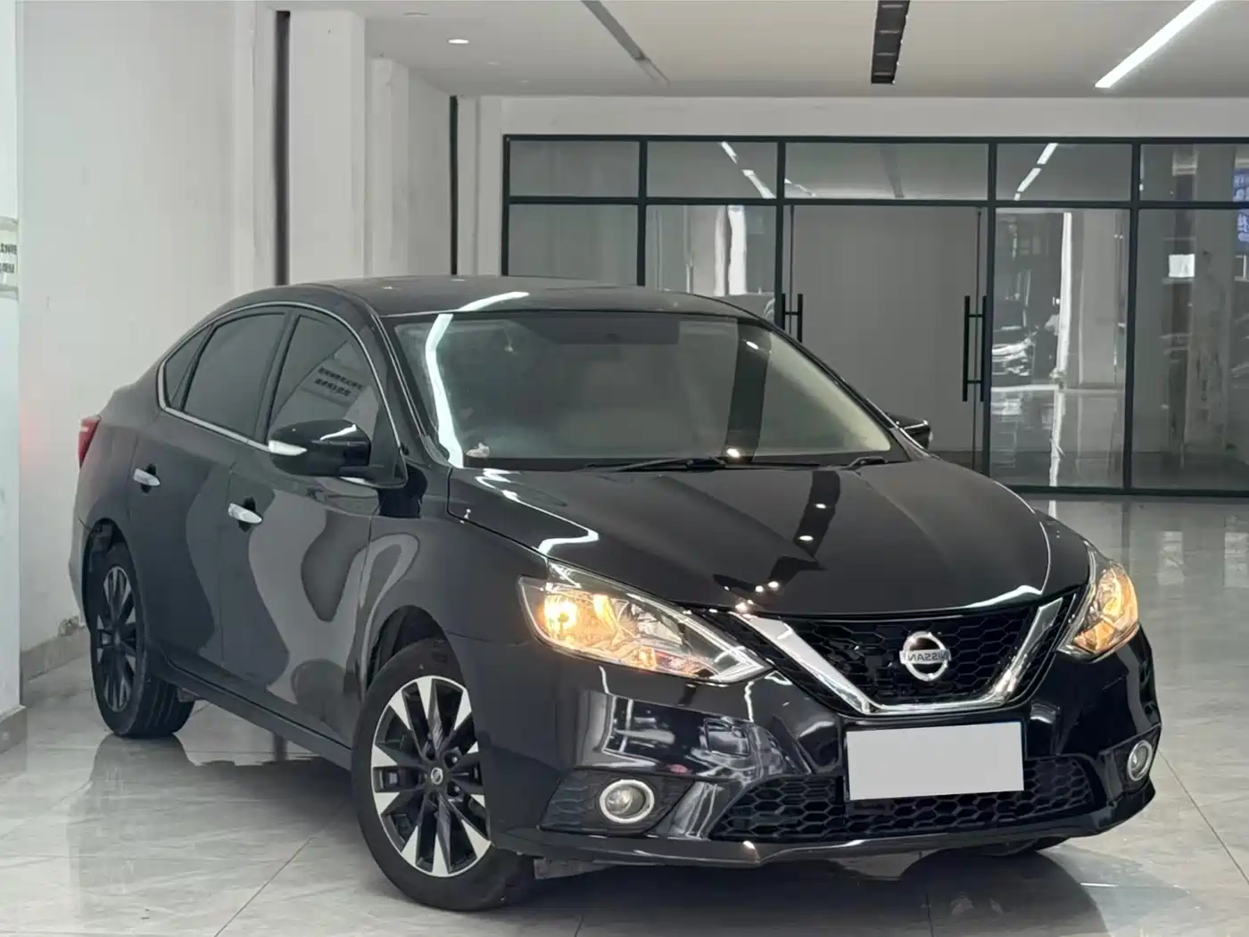 Фото 2 - Nissan Sylphy