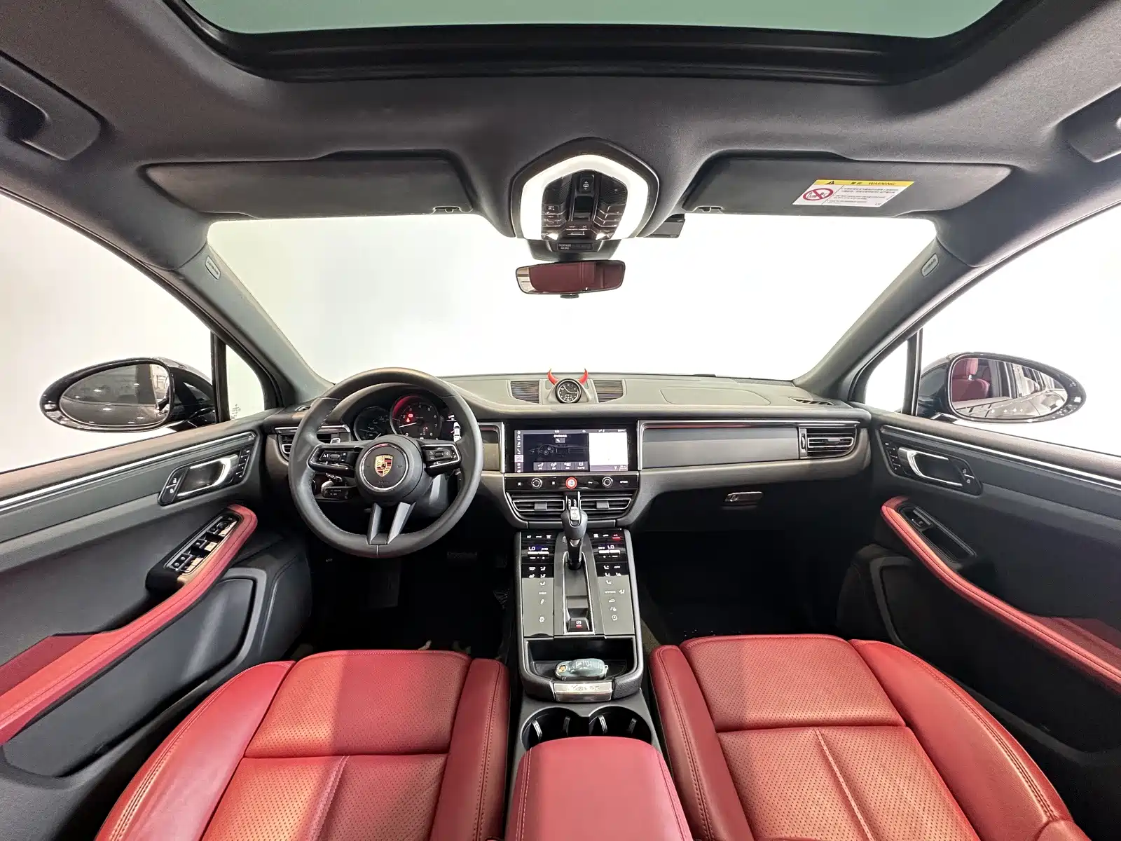Photo 16 - Porsche Macan
