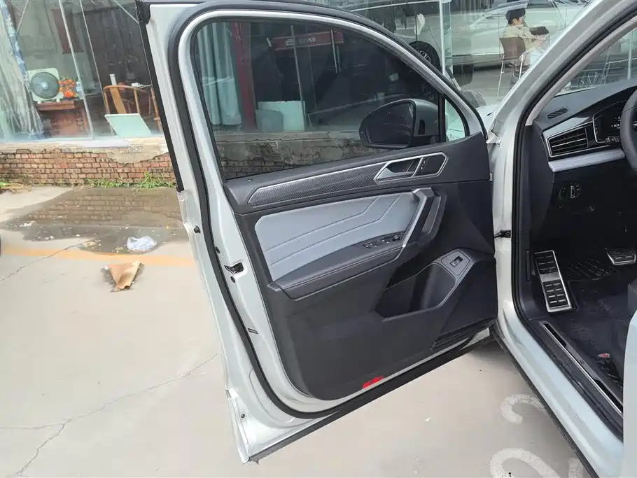 Volkswagen Tiguan L 2022 330TSI Auto 2WD R-Line Premium Edition фото 7