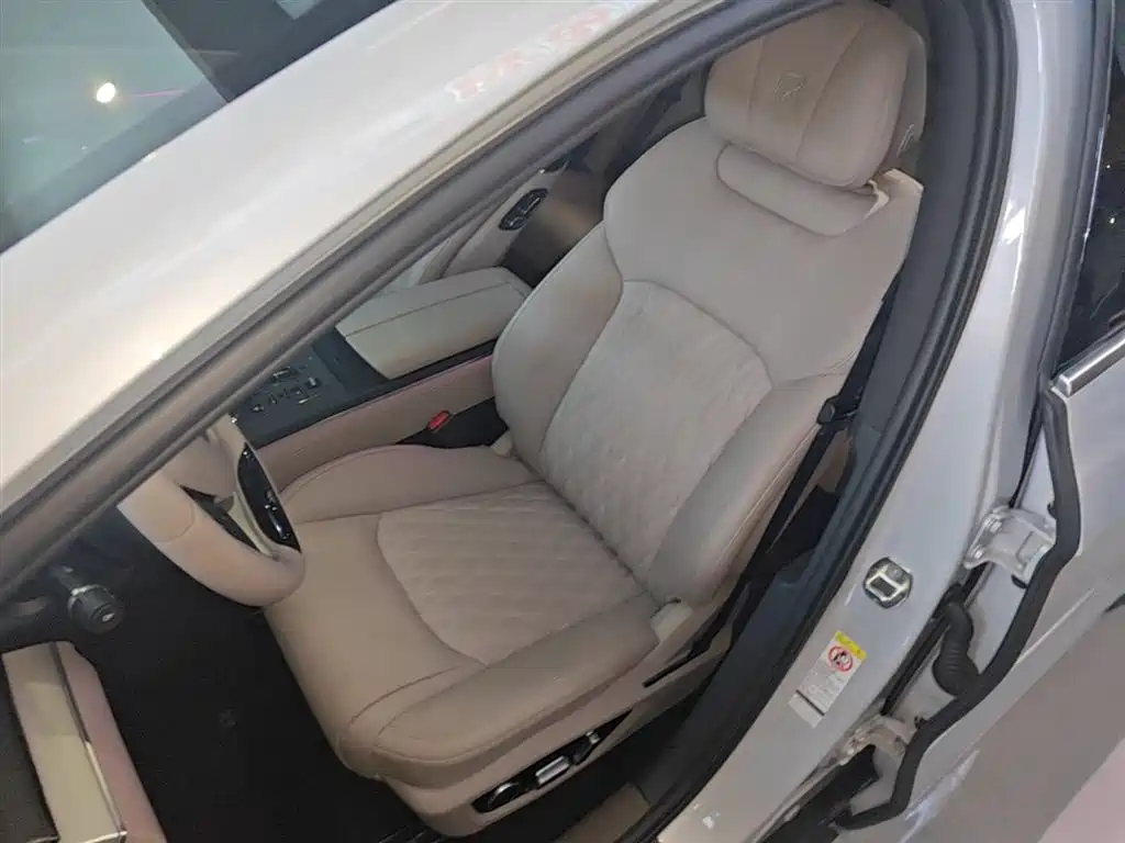 BYD Han 2025 DM-i 125KM Elite фото 15