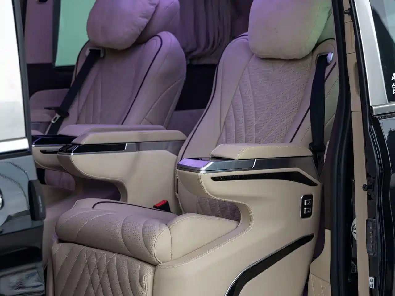 Mercedes-Benz Vito 2021 2.0T Elite 7-Seater фото 11