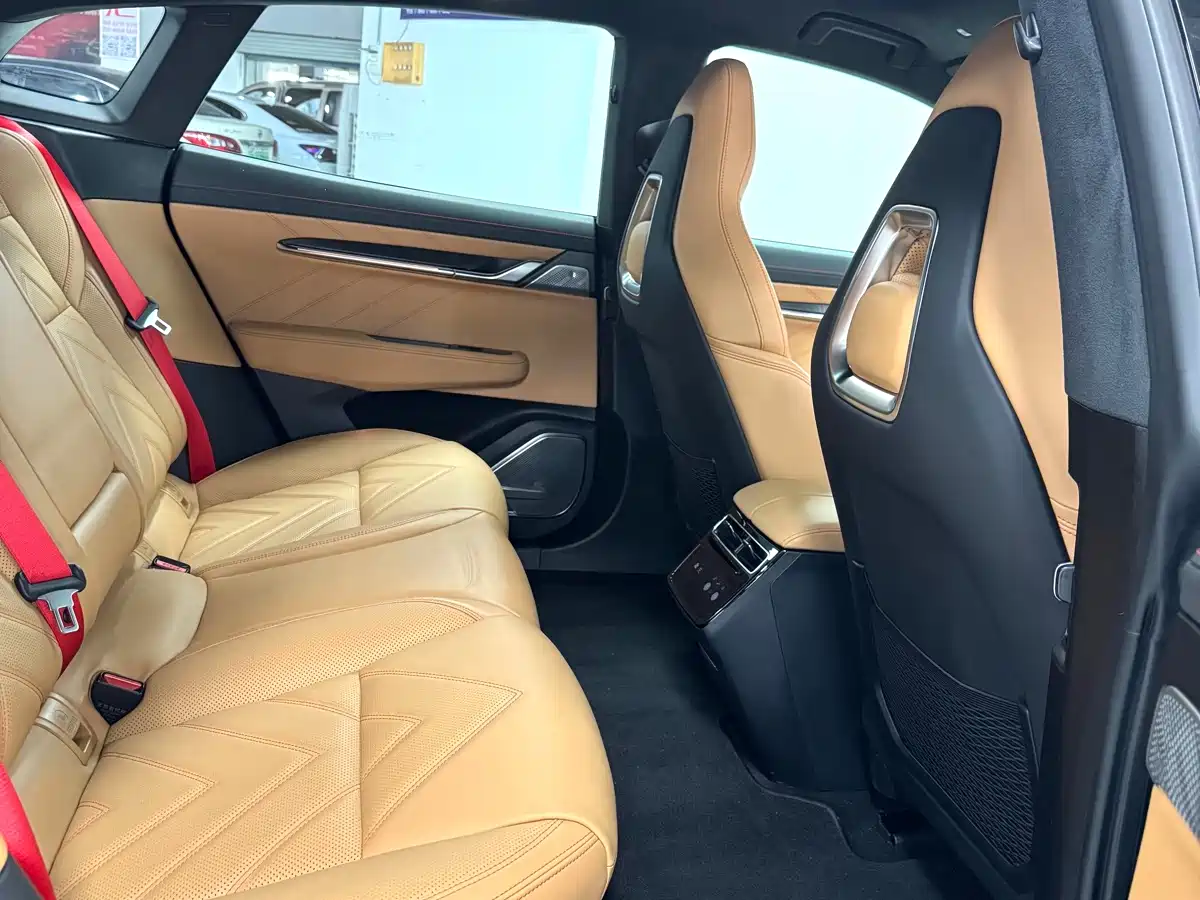 ZEEKR EXTREME KRYPTON 001