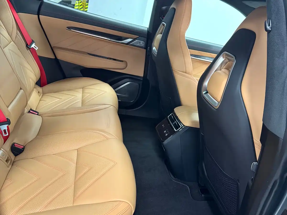 ZEEKR EXTREME KRYPTON 001