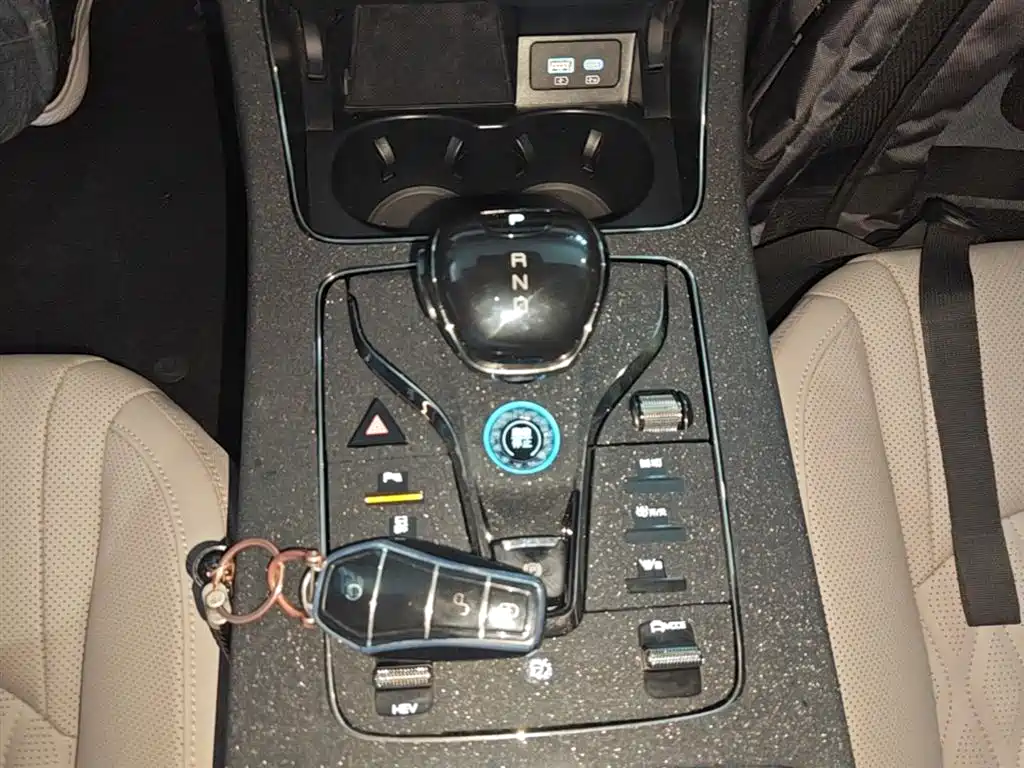 BYD Han 2025 DM-i 125KM Elite фото 14