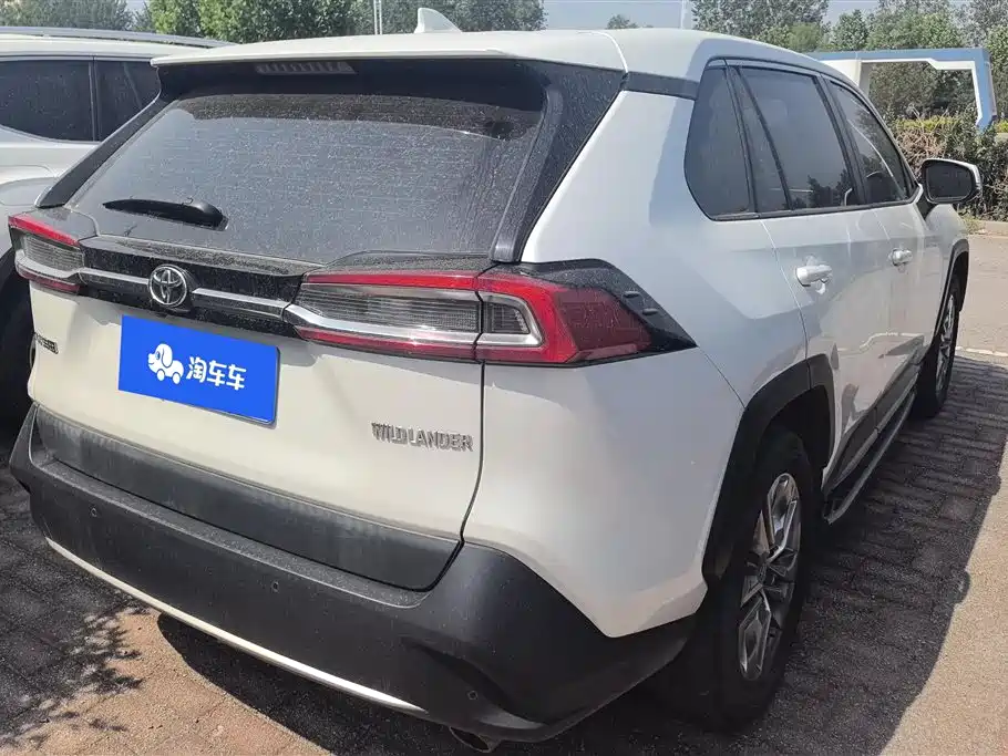 Toyota Wildlander 2021 2.0L CVT 2WD Luxury Edition фото 3