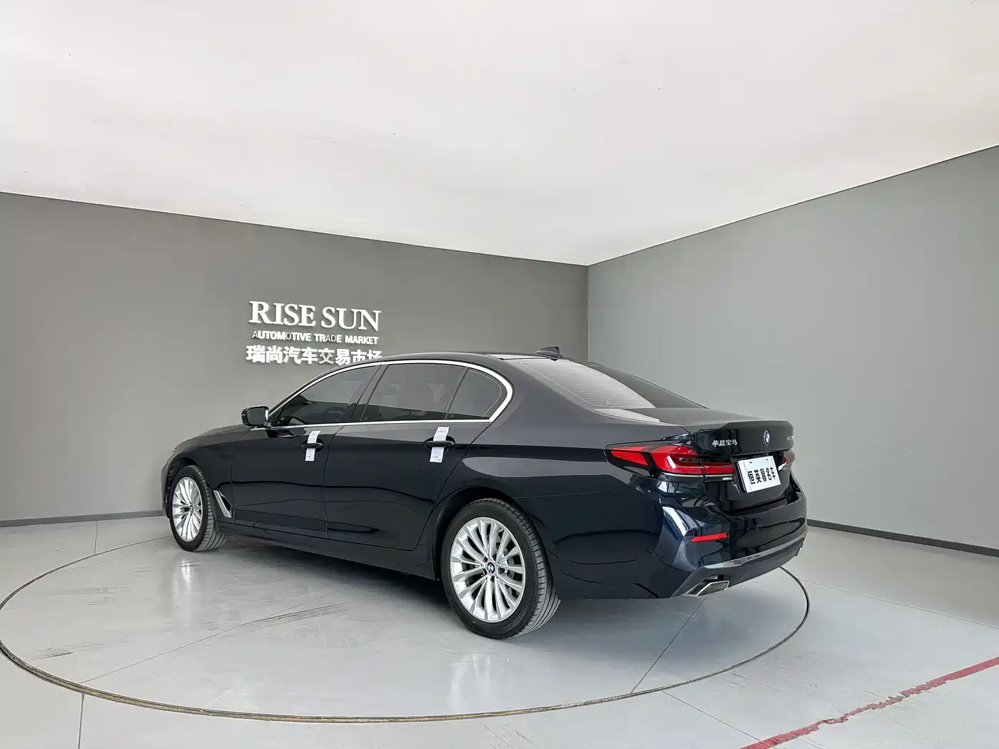 BMW 5 Series 2022 Model Second Facelift 525Li Luxury Package фото 7