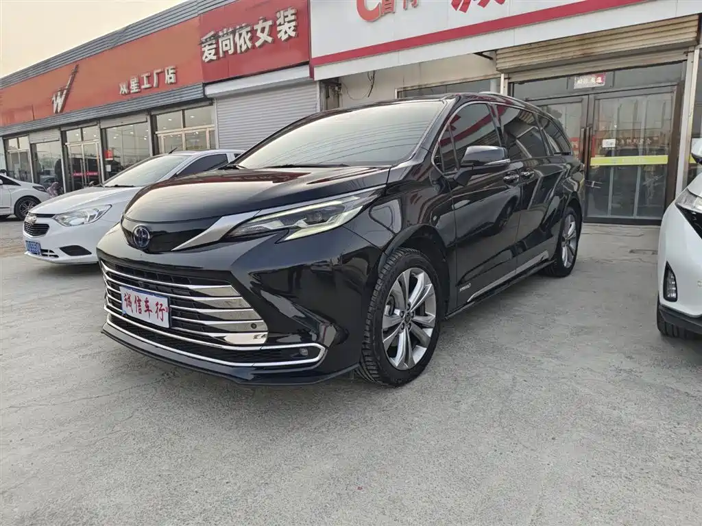 Toyota Sienna 2023 2.5L Hybrid Premium Edition