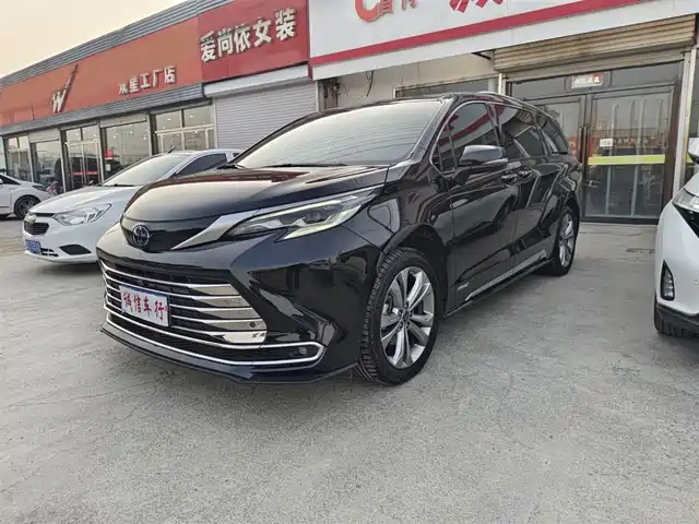 Toyota Sienna 2023 2.5L Hybrid Premium Edition