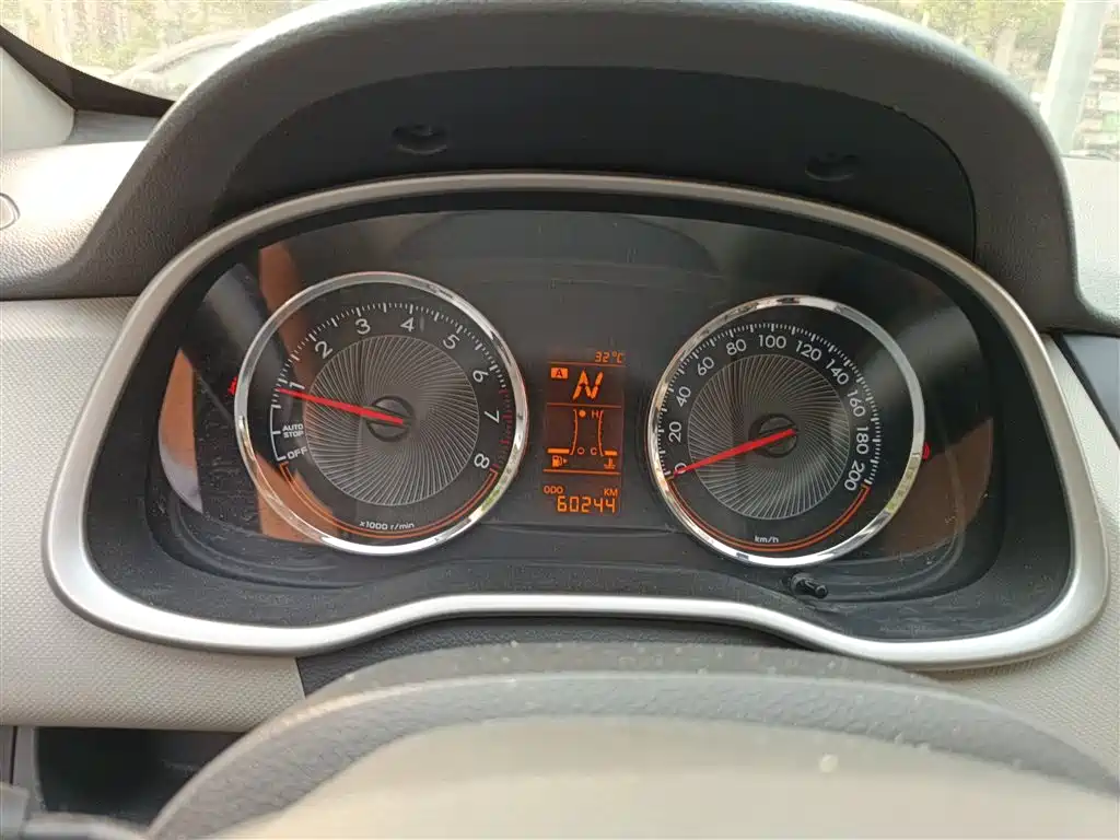 Chevrolet Sail 2015 Sail 3 1.3L AMT Ideal Edition фото 8