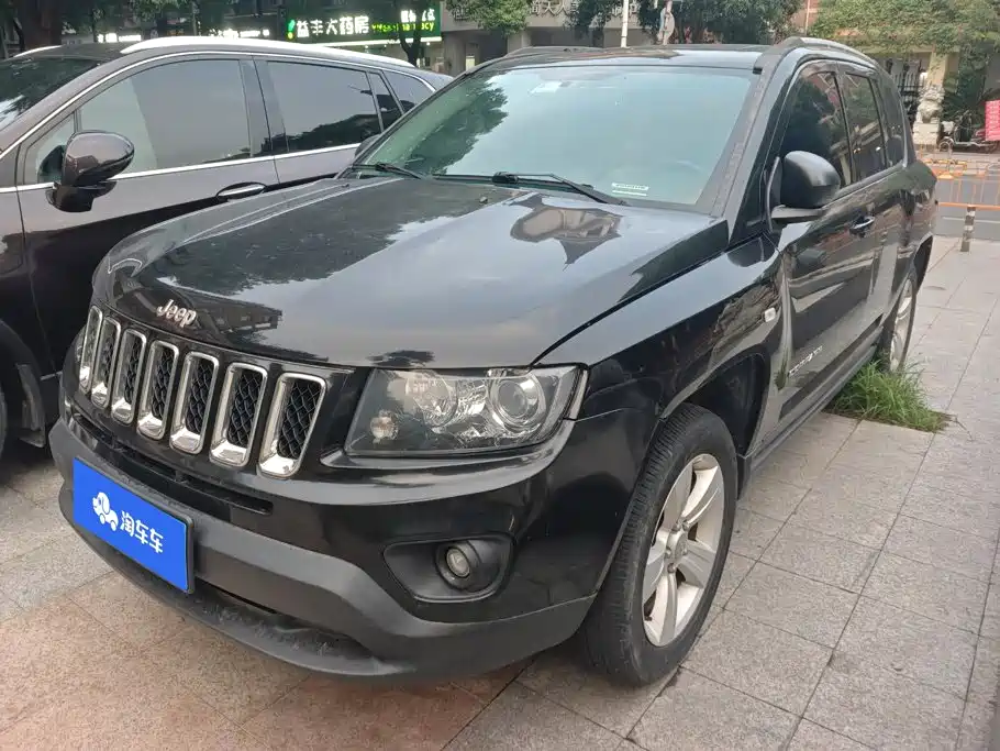 Jeep Compass (Import) 2015 2015 2.0L 2WD Sport