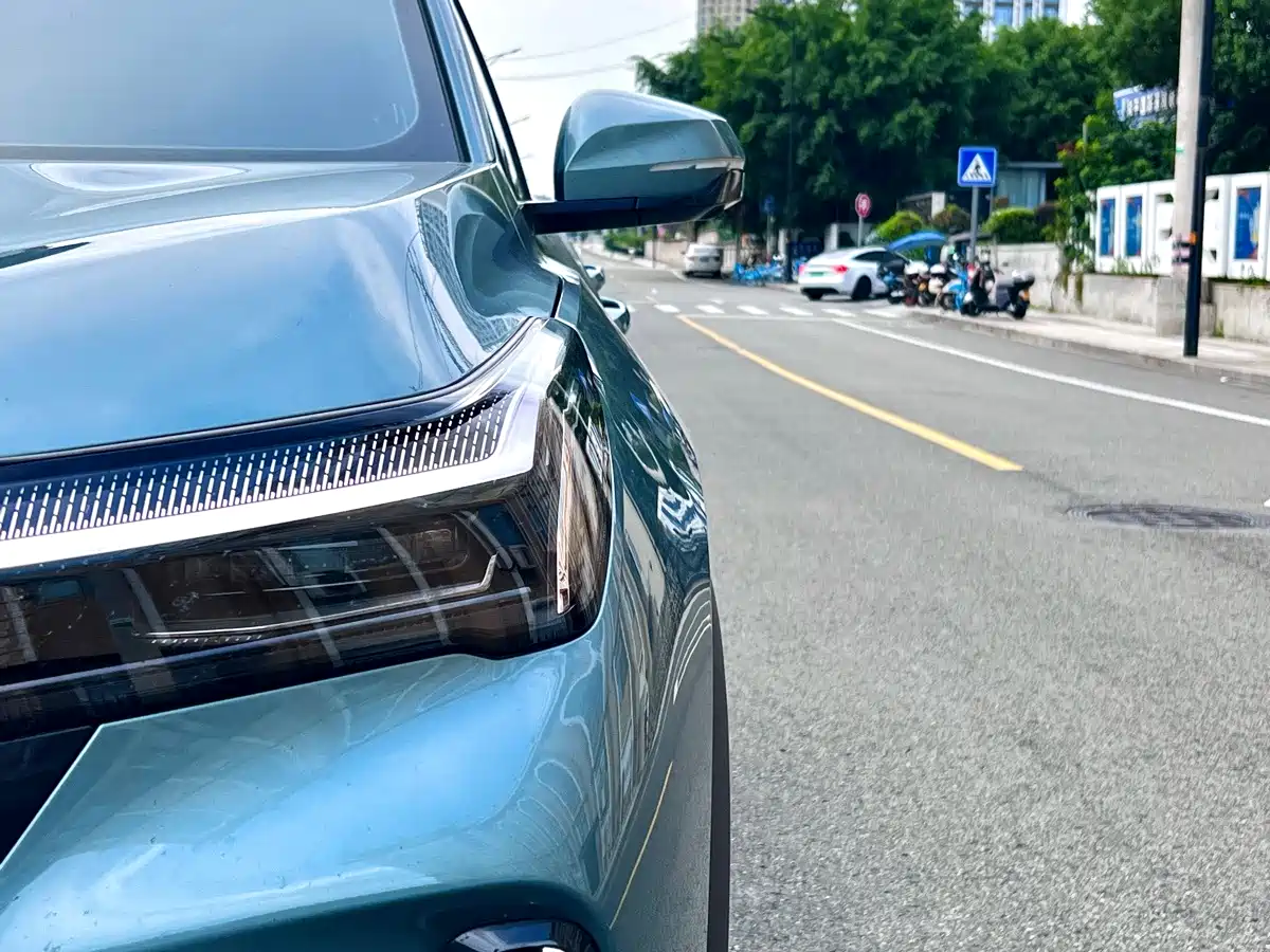 Фото 5 - Geely Boyue L