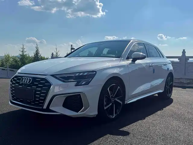 Audi A3 Sportback 35 TFSI, Стиль Спорт