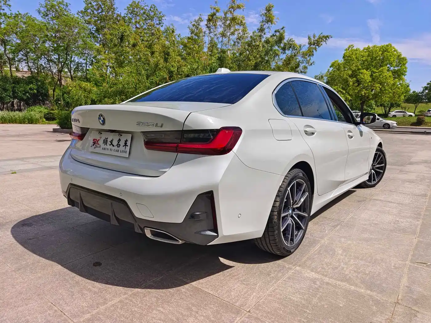 BMW 3 Series 2024 325Li M Sport Package фото 4