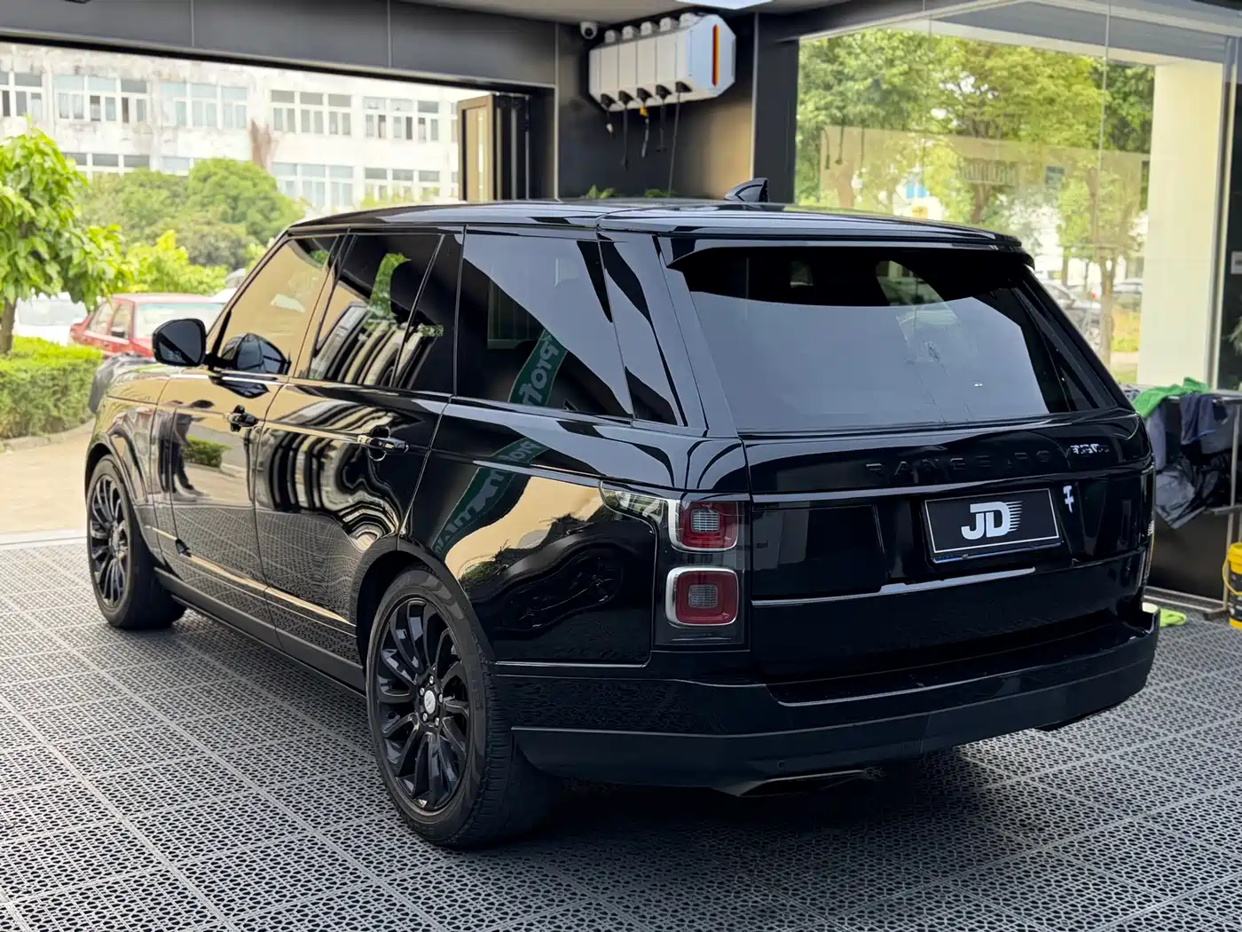 Land Rover Range Rover 2018 3.0 SC V6 Vogue Heritage Edition фото 4