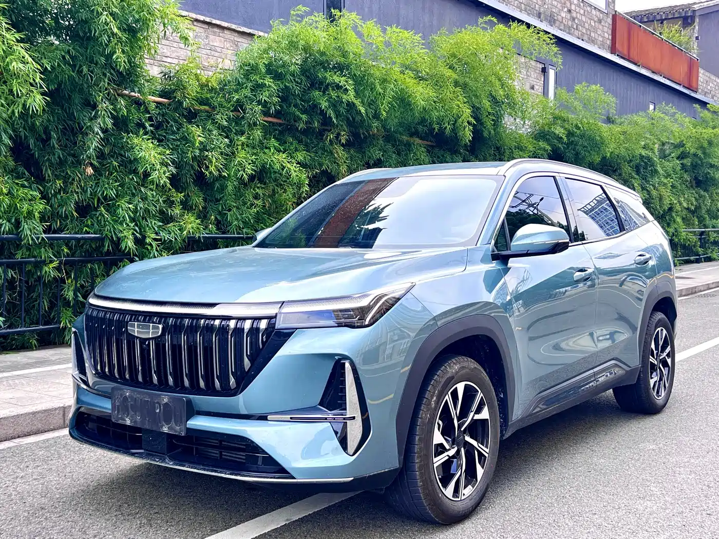 Фото 1 - Geely Boyue L