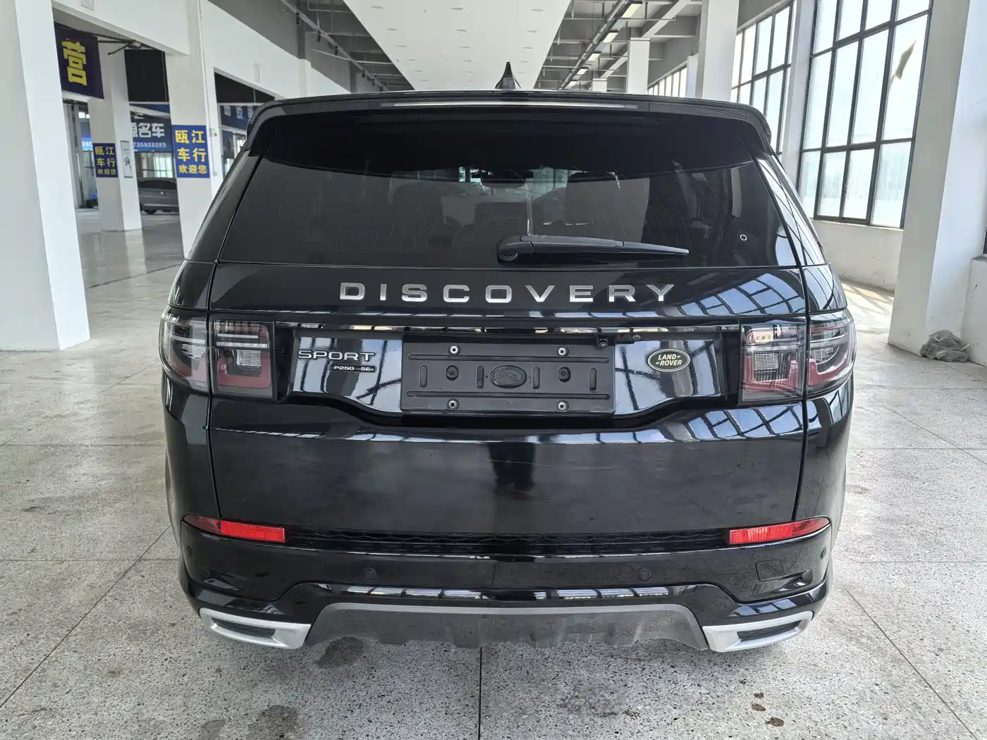 Land Rover Discovery Sport 2020 249PS R-Dynamic Performance Tech 7-seater фото 4