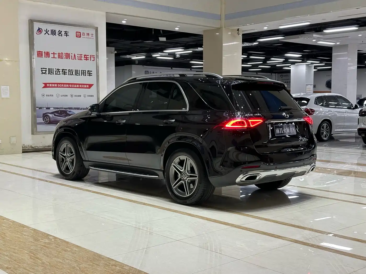 Mercedes-Benz GLE 2023 GLE 450 4MATIC Luxury фото 3