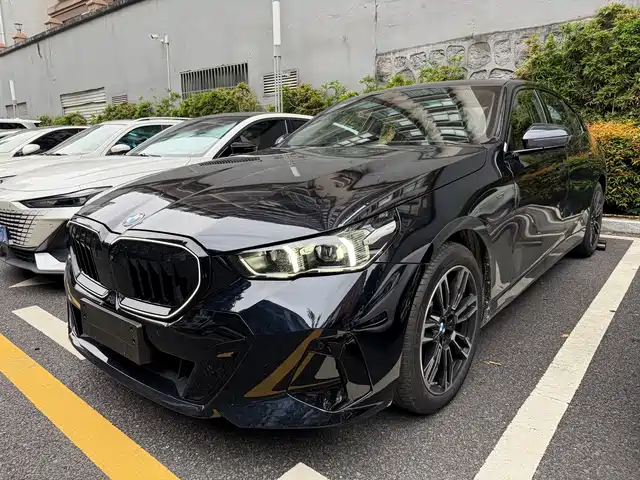 BMW 5 Рестайлинг, 530Li, Лидер, M Спорт-пакет